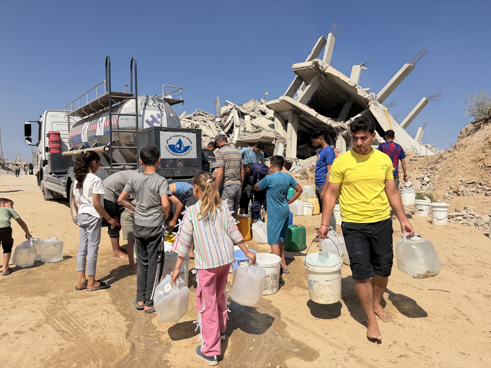 Water distribution Gaza